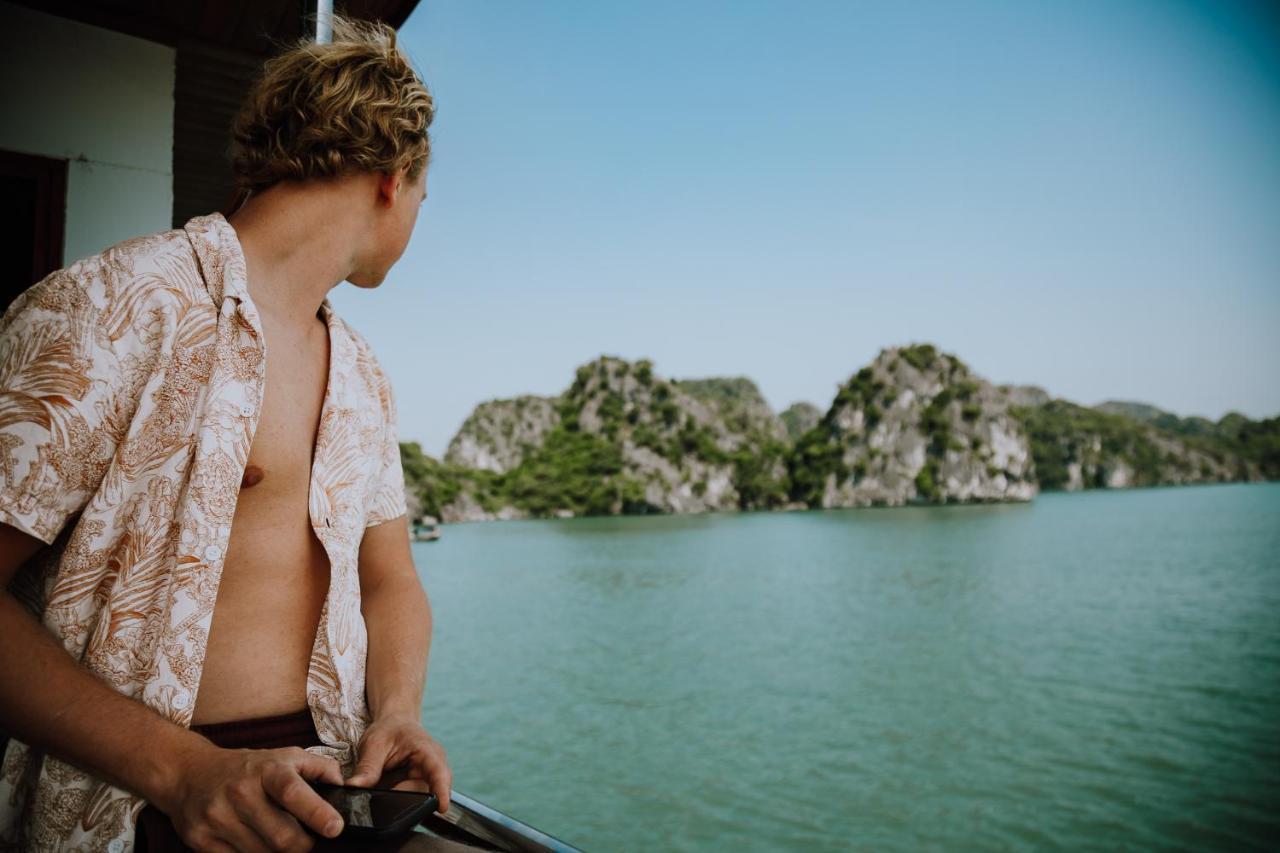 Hotel Cat Ba Bay Cruises Dong Khe Sau Esterno foto