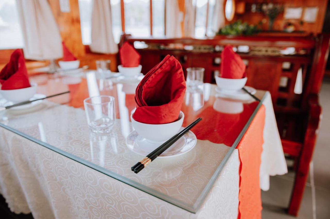Hotel Cat Ba Bay Cruises Dong Khe Sau Esterno foto