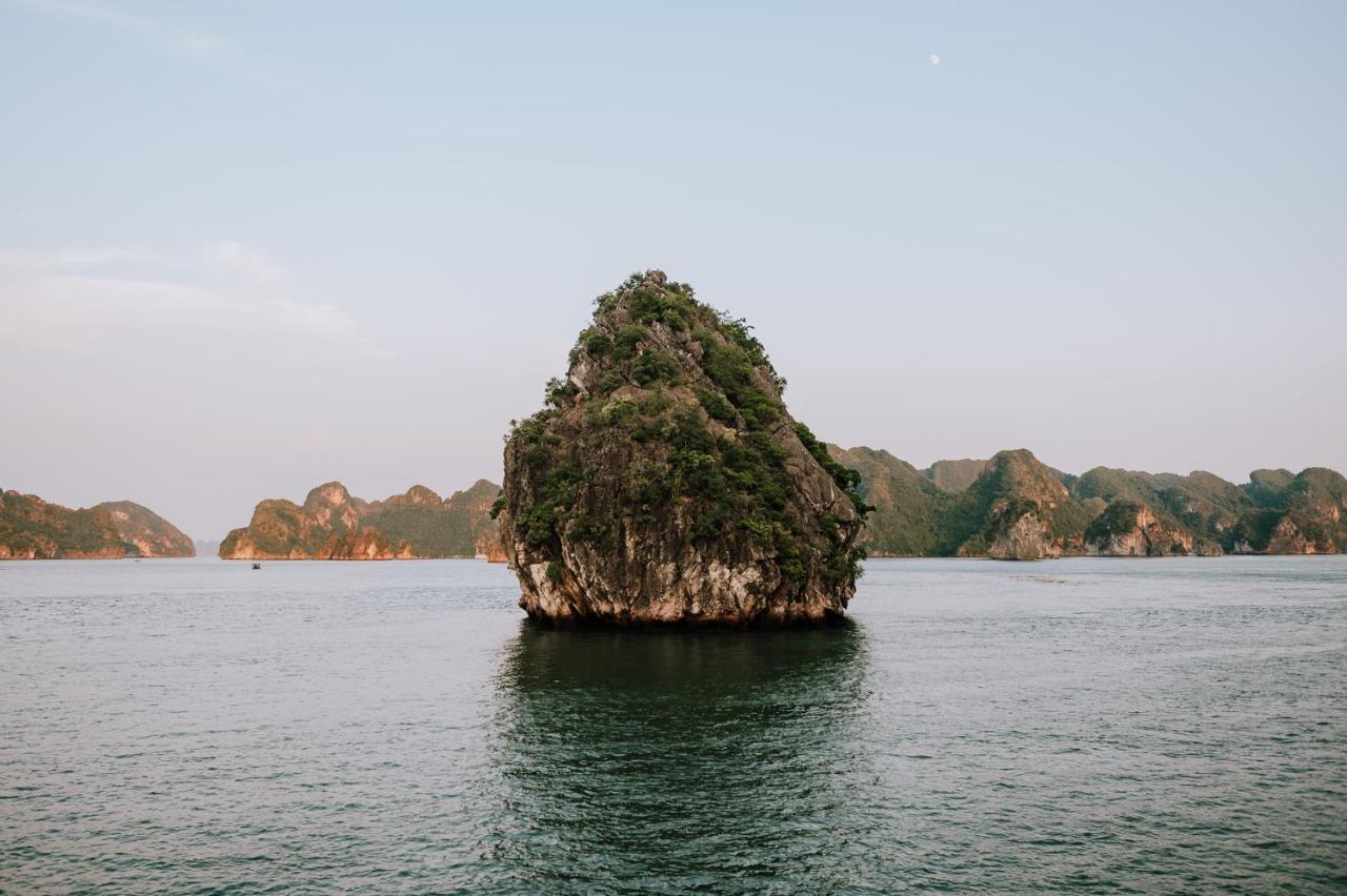 Hotel Cat Ba Bay Cruises Dong Khe Sau Esterno foto