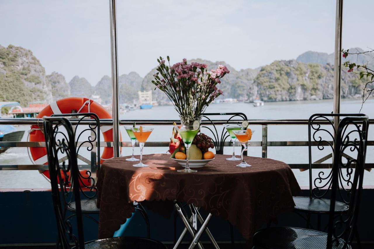 Hotel Cat Ba Bay Cruises Dong Khe Sau Esterno foto