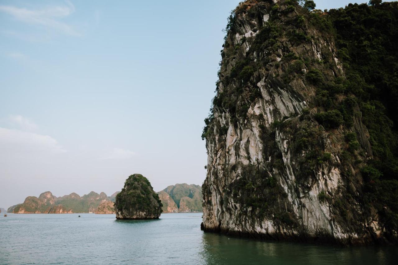 Hotel Cat Ba Bay Cruises Dong Khe Sau Esterno foto