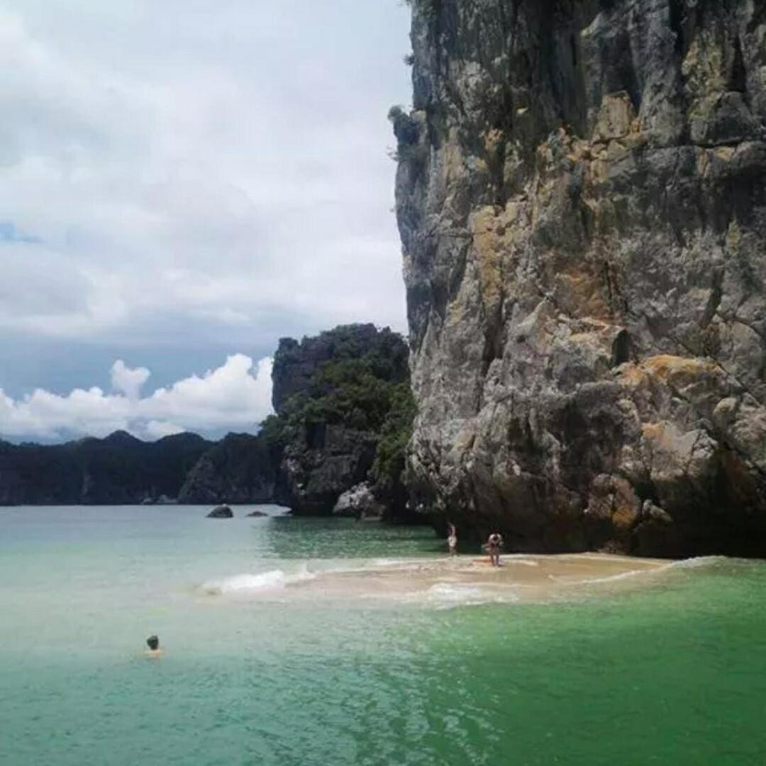 Hotel Cat Ba Bay Cruises Dong Khe Sau Esterno foto