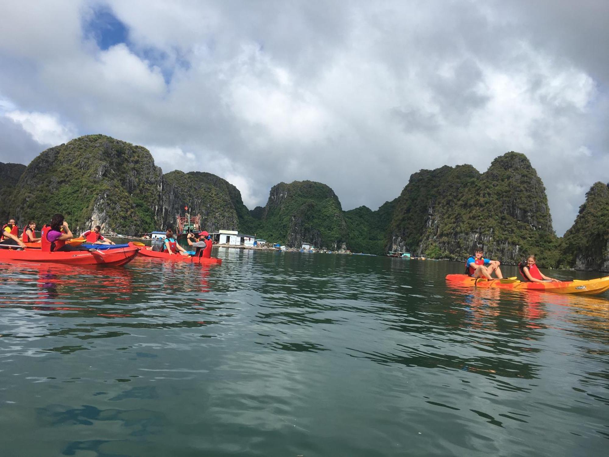 Hotel Cat Ba Bay Cruises Dong Khe Sau Esterno foto